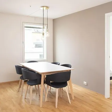 Daire Modern 3br Downtown Apt, Free Parking, High Standard Ålesund