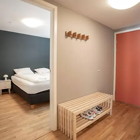 Daire Modern 3br Downtown Apt, Free Parking, High Standard